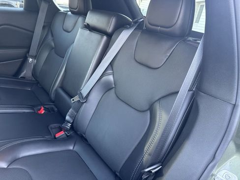 Used 2021 Jeep Cherokee Latitude Lux FWD image 30