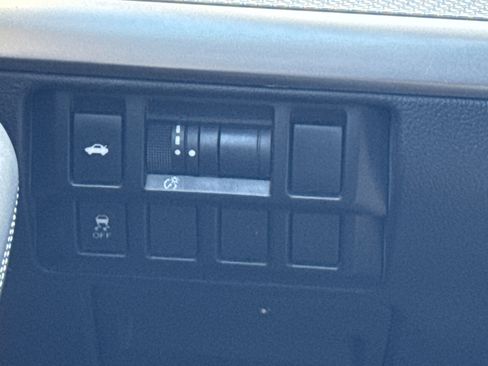 Used 2016 Subaru Legacy 2.5i Premium w/ Moonroof Package image 5