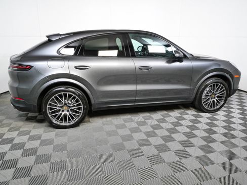 Certified 2022 Porsche Cayenne Coupe AWD/4WD image 29