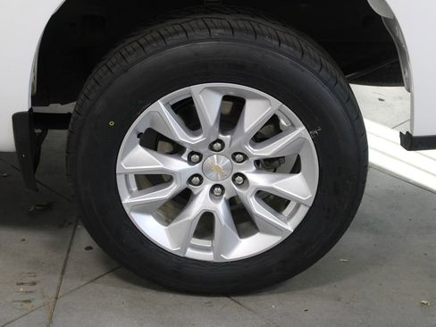 Used 2024 Chevrolet Silverado 1500 Custom image 19