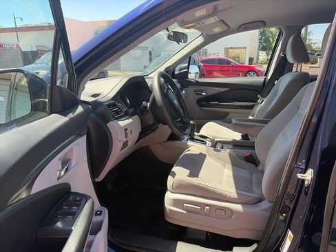 Used 2017 Honda Pilot EX image 9