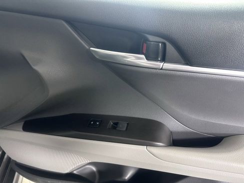 Used 2023 Toyota Camry SE image 10