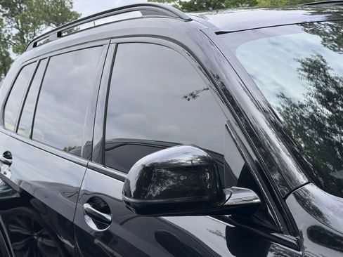 Used 2023 BMW X7 xDrive40i w/ Executive Package AWD/4WD image 3
