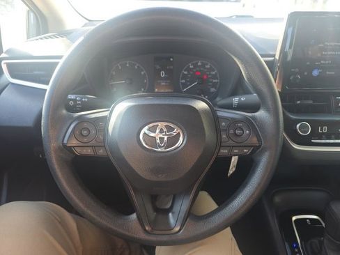 Used 2025 Toyota Corolla LE image 14