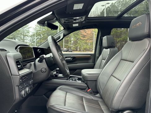 Used 2025 Chevrolet Suburban High Country w/ Sun And Tow Package image 16