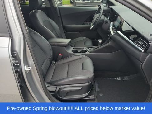 Used 2022 Kia Niro LXS FWD image 48