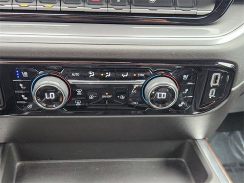 Used 2025 Chevrolet Silverado 1500 High Country w/ High Country Premium Package AWD/4WD image 22