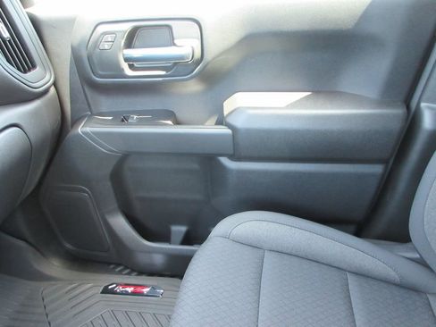 New 2026 Chevrolet Silverado 1500 Custom Trail Boss w/ LPO, Dark Essentials Package AWD/4WD image 32