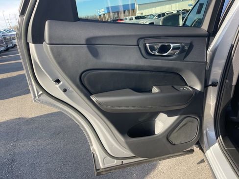 Used 2023 Volvo XC60 B5 Core w/ Protection Package Premier image 13