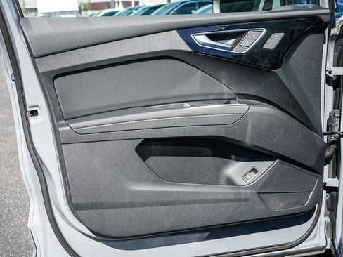 Used 2023 Audi Q4 e-tron Premium Plus w/ Premium Plus image 19
