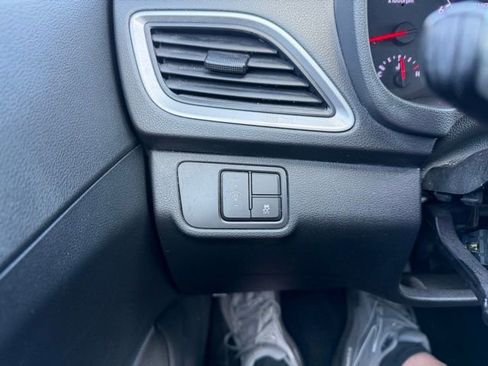 Used 2021 Hyundai Accent SE image 19