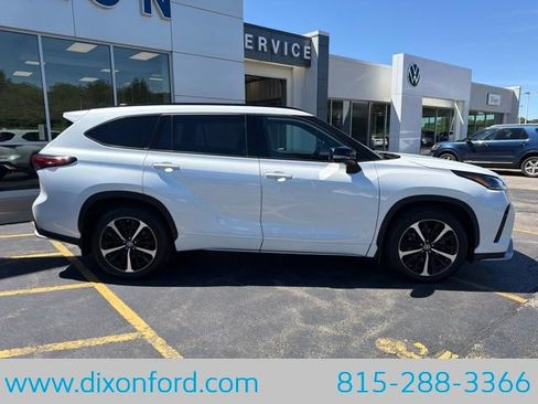 Used 2022 Toyota Highlander XSE AWD/4WD image 9