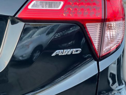 Used 2018 Honda HR-V EX image 9