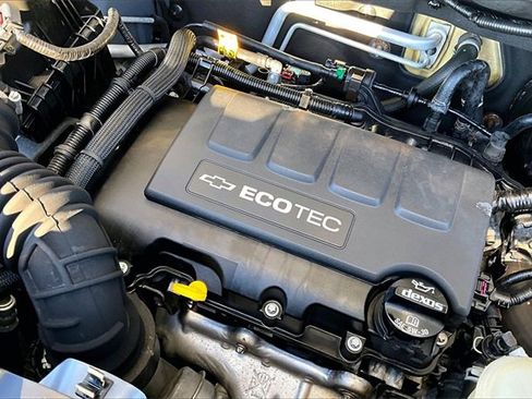 Used 2019 Chevrolet Trax LT w/ LT Convenience Package image 27