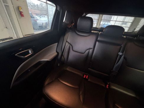 Used 2025 Jeep Compass Limited image 45