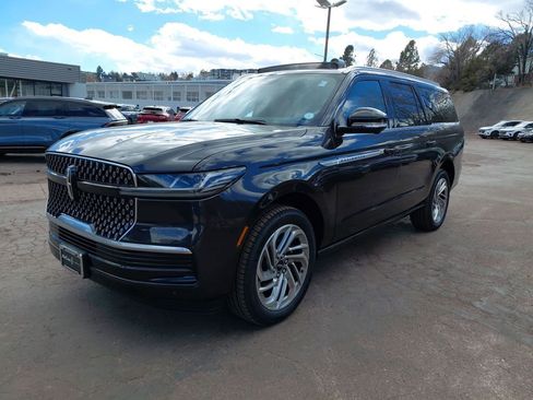 New 2026 Lincoln Navigator L Reserve image 3