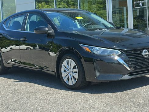 Used 2024 Nissan Sentra S FWD image 2