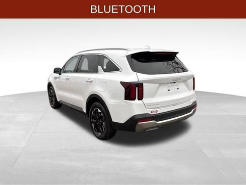Used 2024 Kia Sorento S image 5