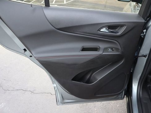 Used 2024 Chevrolet Equinox RS image 25