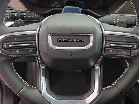 New 2026 GMC Acadia Denali w/ Super Cruise Package FWD image 12