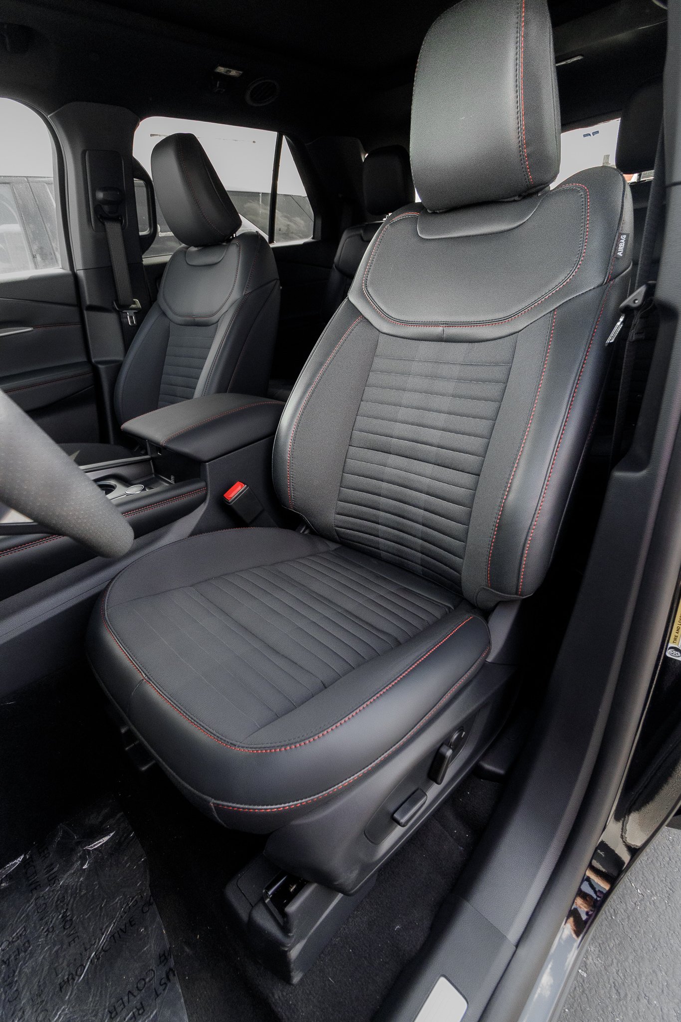 Used 2026 Ford Explorer ST-Line w/ ST-Line Street Pack AWD/4WD image 12