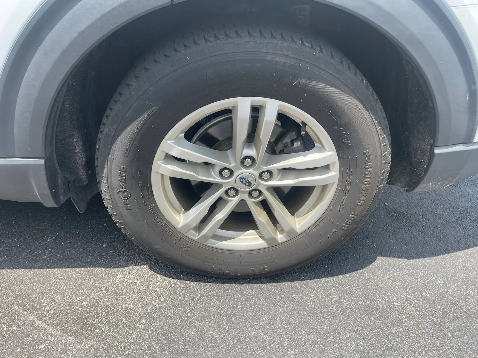 Used 2020 Ford Explorer XLT w/ Equipment Group 202A RWD image 10