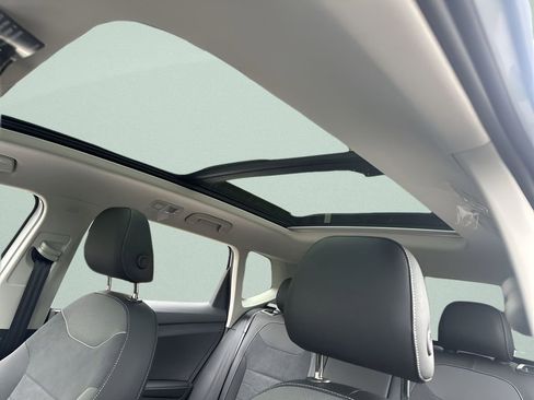 New 2026 Volkswagen Taos SE FWD image 22