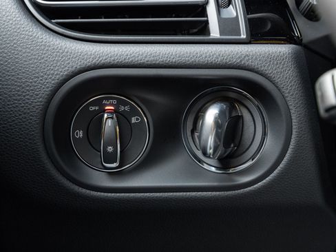 Used 2026 Porsche Macan image 17