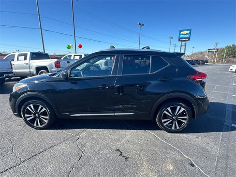 Used 2018 Nissan Kicks SR w/ Exterior Package image 9