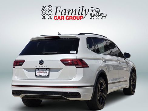Used 2023 Volkswagen Tiguan SE R-Line FWD image 4