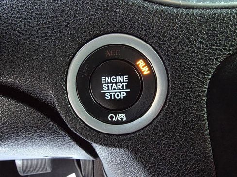 Used 2018 Dodge Charger SXT RWD image 36