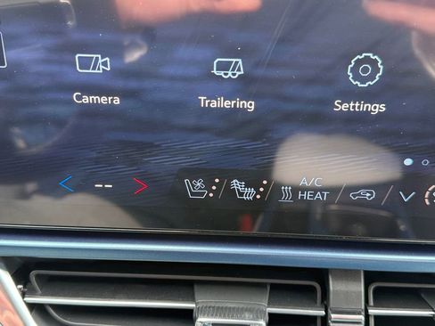 New 2026 Chevrolet Equinox EV LT image 17