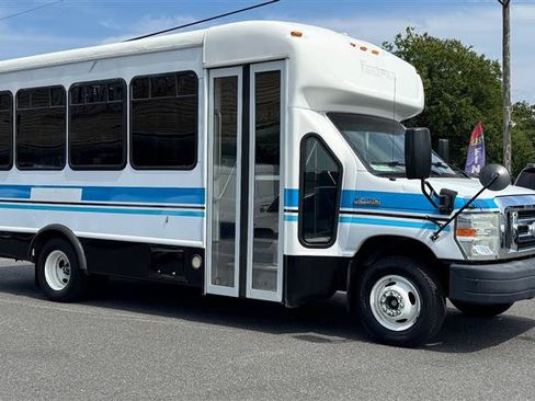 Used 2014 Ford E-450 and Econoline 450 Super Duty w/ Shuttle Bus Prep Package RWD image 3