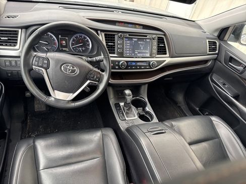 Certified 2019 Toyota Highlander XLE image 8