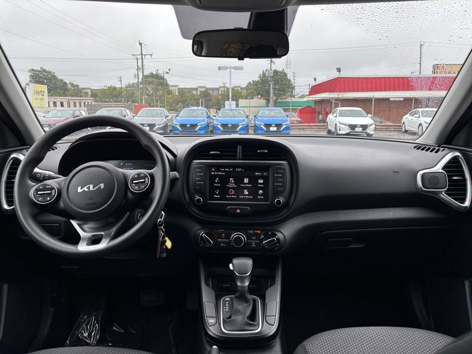 Used 2025 Kia Soul LX w/ LX Technology Package FWD image 30