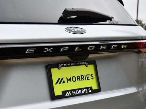 Used 2025 Ford Explorer Active AWD/4WD image 43