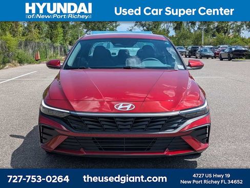 Used 2024 Hyundai Elantra SE FWD image 8