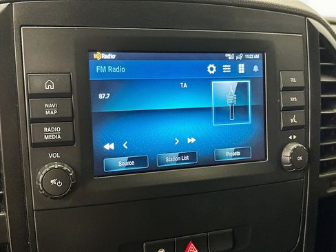 Used 2021 Mercedes-Benz Metris image 21