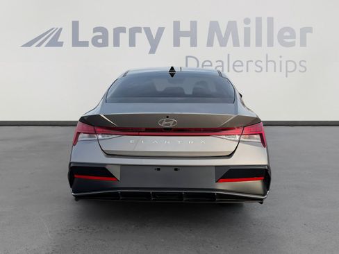 Certified 2024 Hyundai Elantra SEL w/ Convenience Package image 4