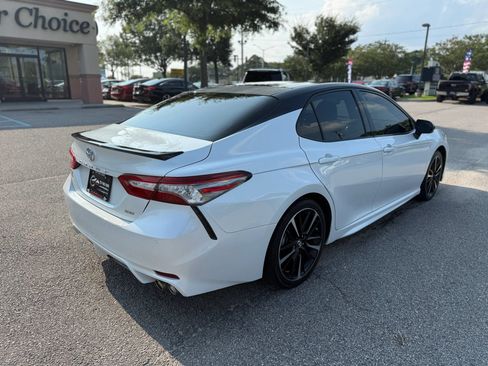 Used 2018 Toyota Camry XSE FWD image 8