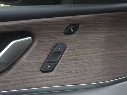 Used 2021 Jeep Grand Cherokee L Summit w/ Luxury Tech Group V image 12