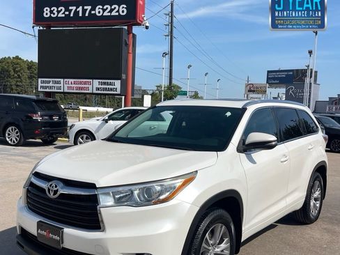 Used 2015 Toyota Highlander XLE AWD/4WD image 1