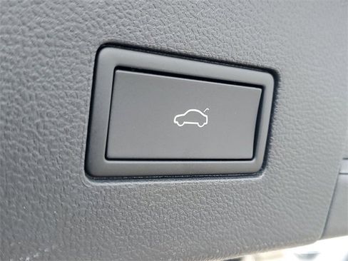 New 2025 Volkswagen Atlas SEL Premium R-Line image 9