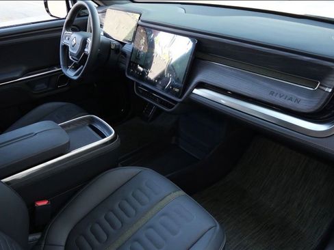 Used 2023 Rivian R1T Adventure image 20