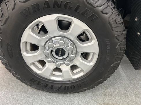 Used 2024 Ford F350 XLT image 27