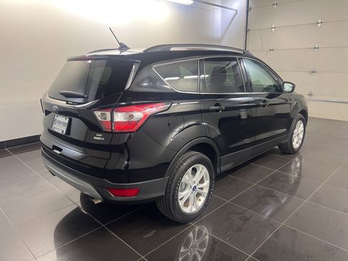 Certified 2018 Ford Escape SE w/ SE Sync 3 Package image 6