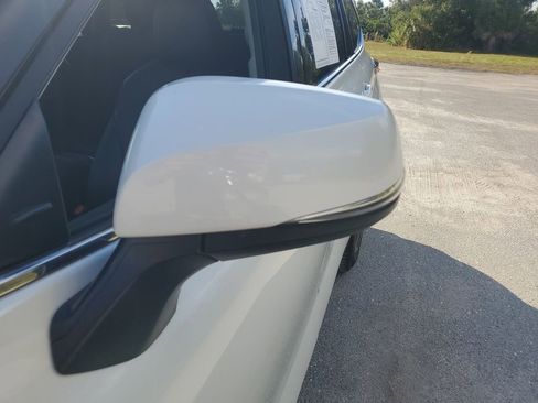 Used 2021 Toyota Highlander XLE image 21