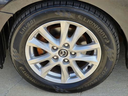 Used 2014 MAZDA MAZDA3 i Touring w/ Technology Package FWD image 29