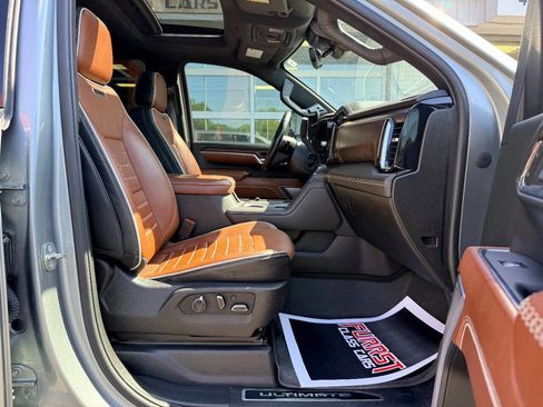 Used 2024 GMC Sierra 3500 Denali Ultimate image 44