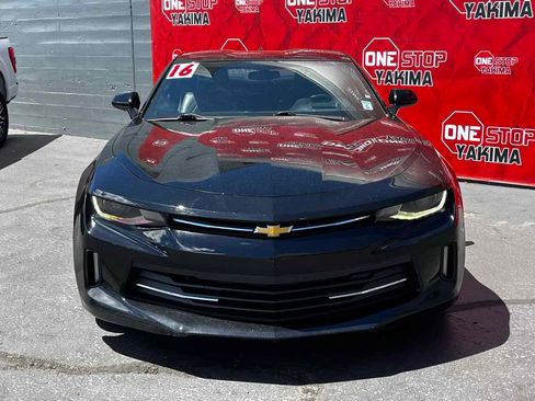 Used 2016 Chevrolet Camaro LT RWD image 2
